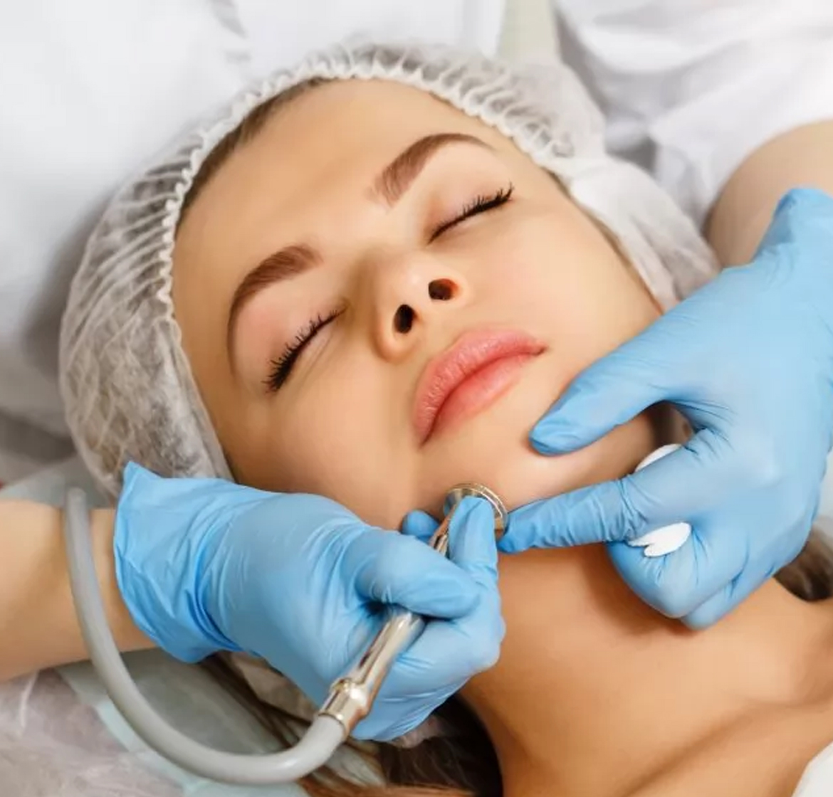 Medical and cosmetic acne treatments at Skinpal Clinic Kochi